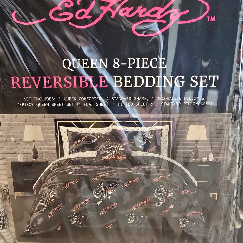 Ed Hardy  Queen reversible  8piece Bedding set new